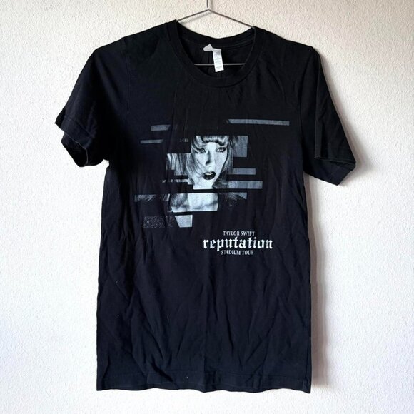 Taylor Swift Reputation Tour Black Band Tee Shirt Small - Picture 1 of 4